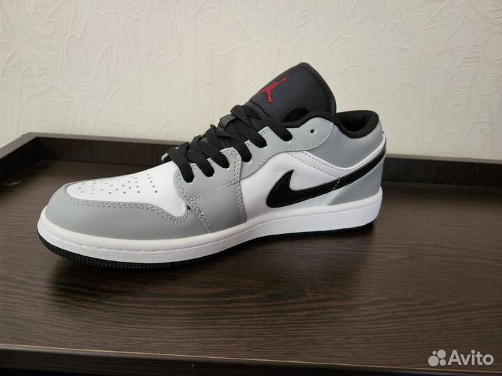 Кроссовки Nike Air Jordan 1 Low Smoke,Размер41