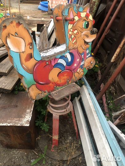 Качеля на пружине