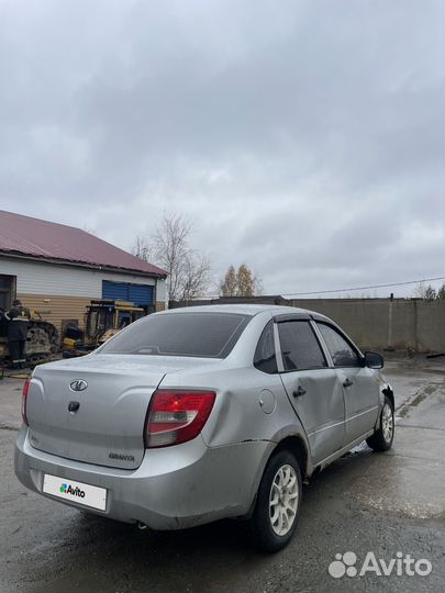 LADA Granta 1.6 МТ, 2012, битый, 130 000 км