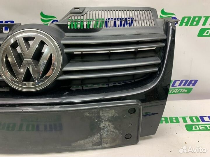 Решетка радиатора передняя Volkswagen Golf V купе