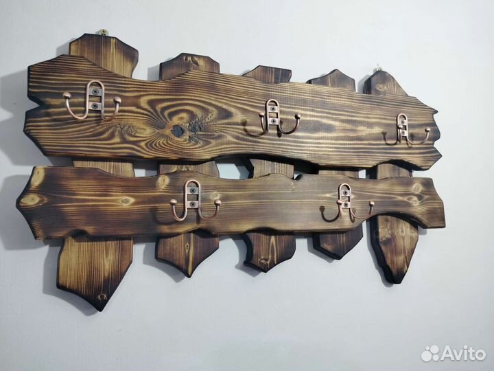 Вешалка для одежды настенная ручной работы