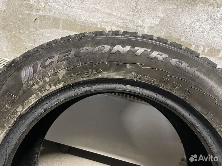Pirelli Winter Ice Control 225/55 R16