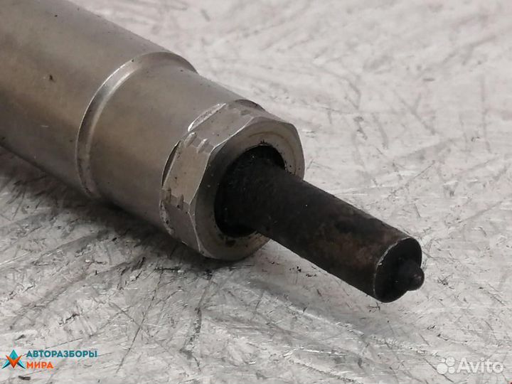 Форсунка Volkswagen Passat B6 2008 03L130277