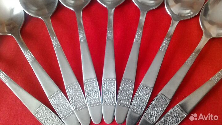 Разные ложки и вилки