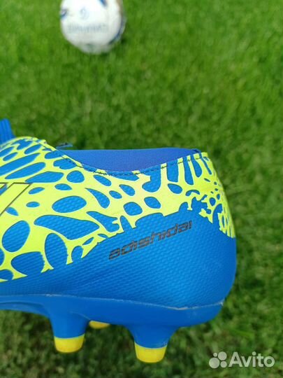 Футбольные бутсы