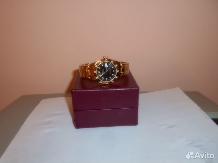 Часы наручные Rolex cо стразами, новые
