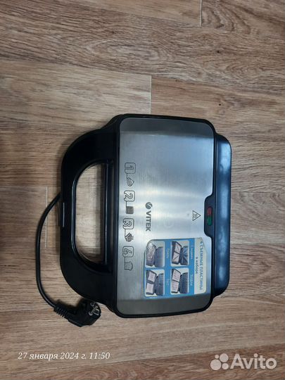 Вафельница Vitek