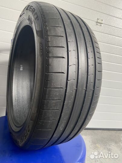 Pirelli P Zero PZ4 275/45 R21 107Y