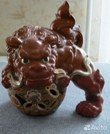 Керамическая фигура Комаину