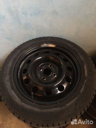 Roadstone Winguard Spike 185/65 R15 92T