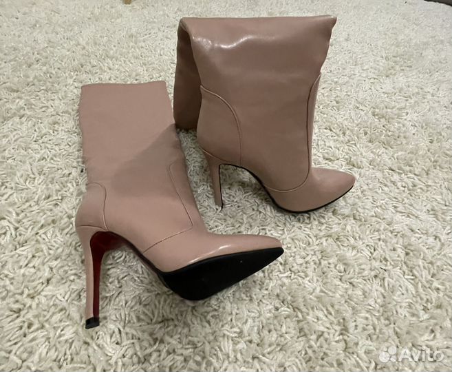 Сапожки женские