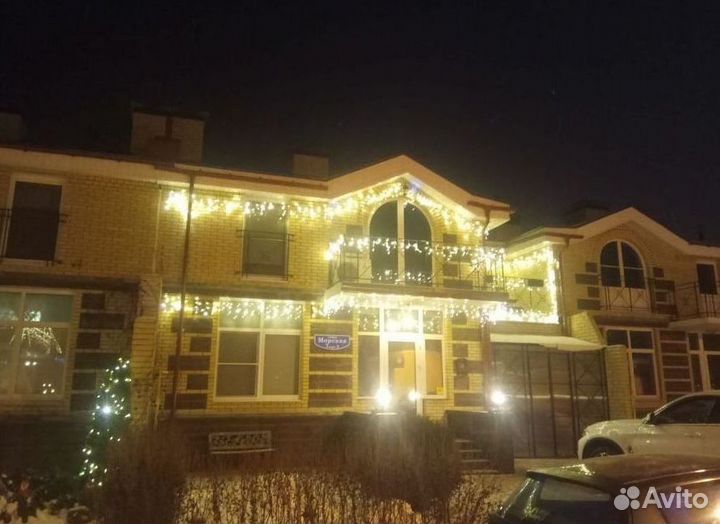 Украшение домов гирляндами, подсветка дома лентой