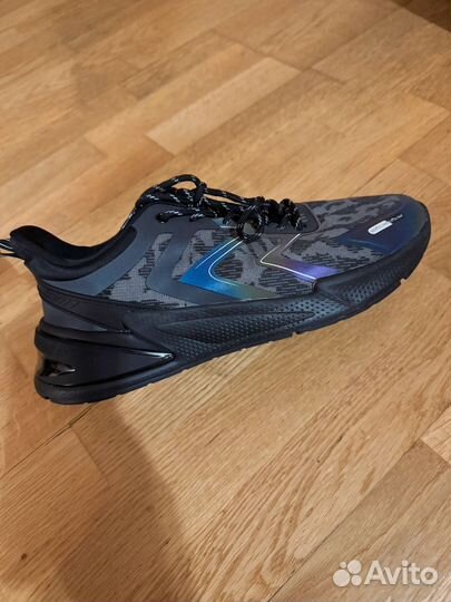 Кроссовки Briggs