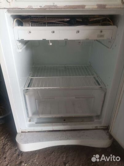 Холодильник бу indesit