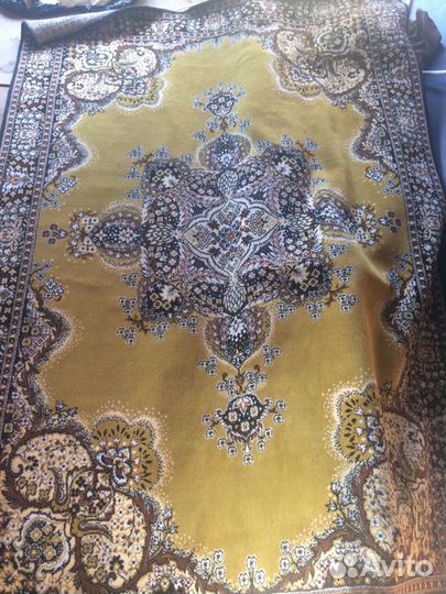 Шерстяной ковер