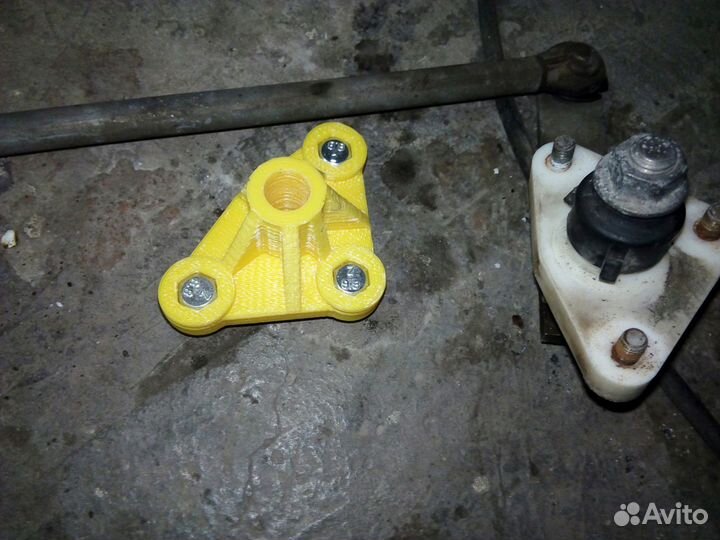 Кронштейн трапеции дворников Nissan