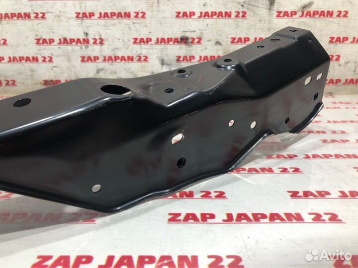 Планка телевизора правая Toyota Land Cruiser 200