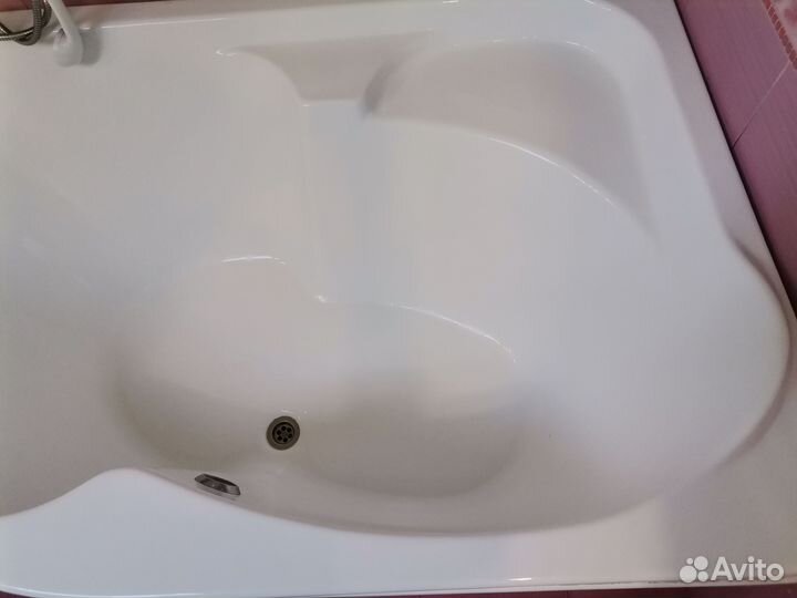 Ванна акриловая