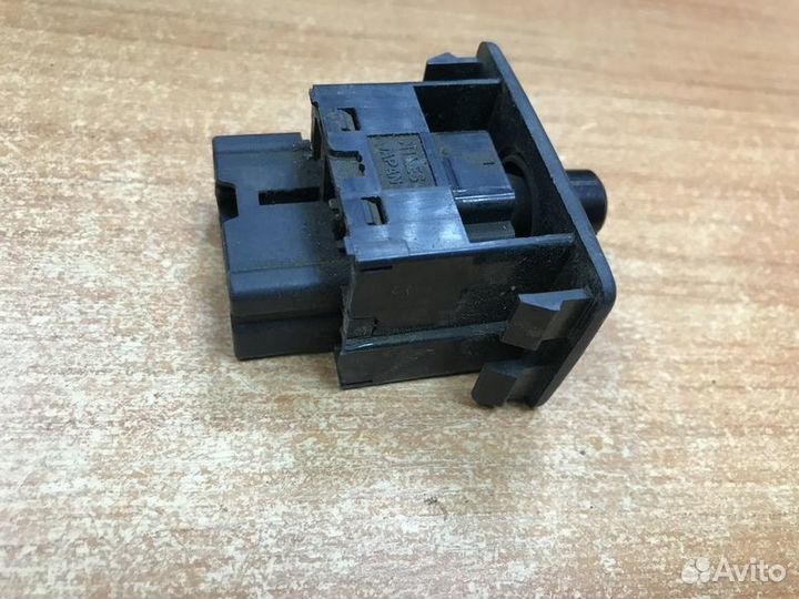 Блок управления зеркалами Nissan Maxima A32 с1995