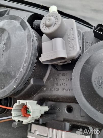 Фара передняя Nissan p12