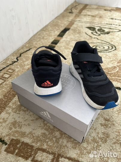 Кроссовки adidas