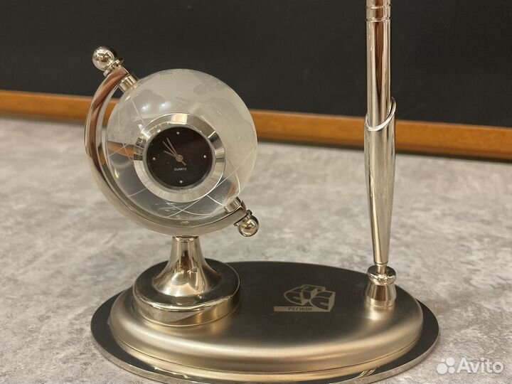 Подставка под ручку с глобусом и часами стс Регион