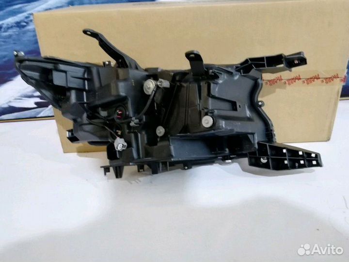 Фара LED левая Toyota Land Cruiser 150 2017-2021