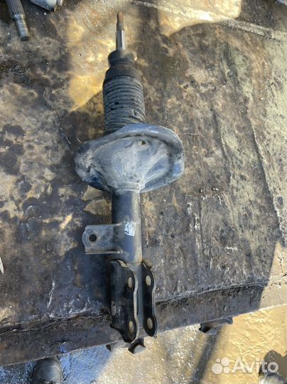 Hyundai ix 35 передняя стойка амортизатор