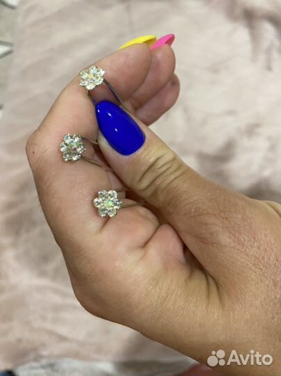 Украшение для волос (невидимки, шпильки, «пучок»)