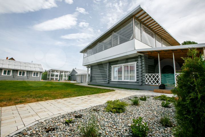 Коттедж 200 м² на участке 12 сот.