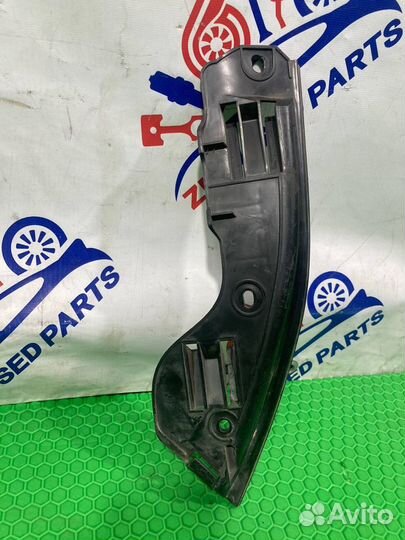 Кронштейн бампера задний левый Volkswagen Touareg