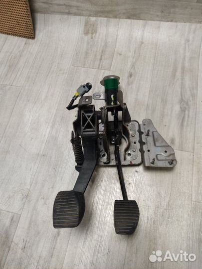 Педаль педальный узел Peugeot 308 I рестайлинг 1.6