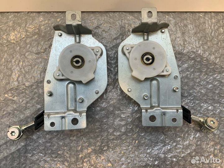 Тросик двери багажника Mitsubishi Outlander CW5W