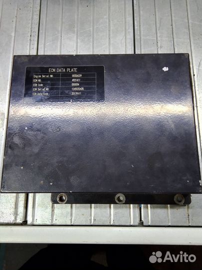 Блок управления двигателем (ECM) 4921411Cummins