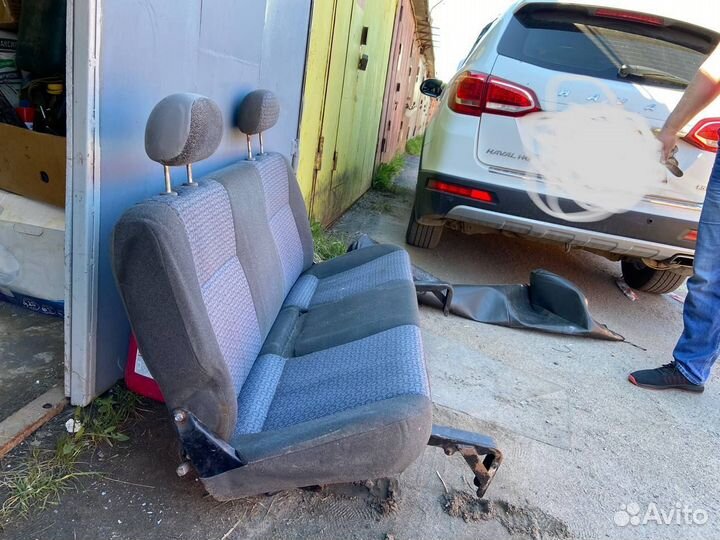 Автомобильное кресло