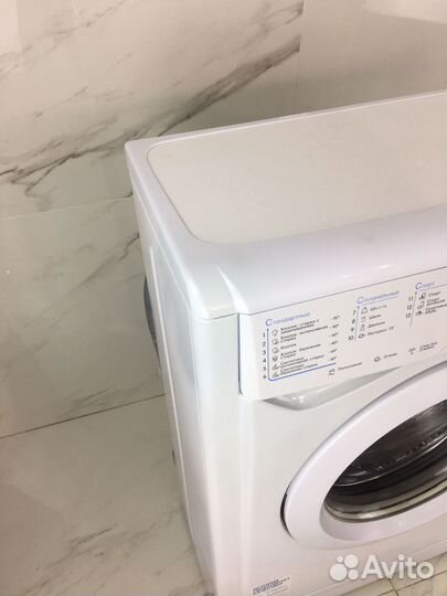 Стиральная машина бу Indesit узкая 4 кг