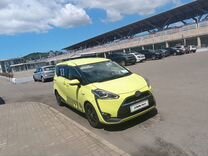 Toyota Sienta 1.5 CVT, 2017, битый, 210 000 км, с пробегом, цена 1 150 000 руб.