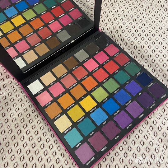 Палетка теней beauty bay bright matte