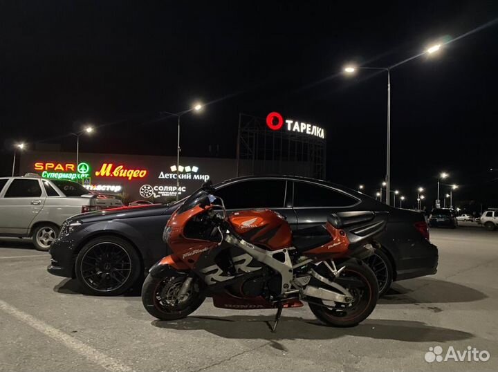 Honda CBR 900 RR 919