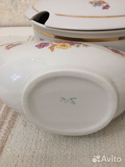 Посуда, ваза хрустальная, рюмки цветные