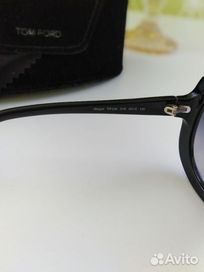 Солнцезащитные очки 