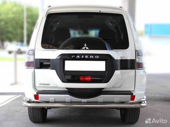 Защита заднего бампера Mitsubishi Pajero IV, 2015г