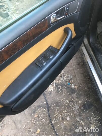 Обшивки дверей audi А6 с5