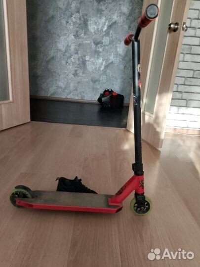 Трюковой самокат tech team duker 202