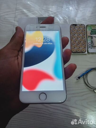 Телефон iPhone 6s