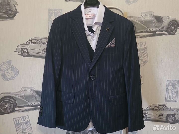 Костьюм тройка, школьный