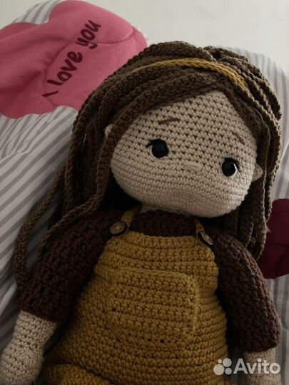 Вязаная кукла ручной работы