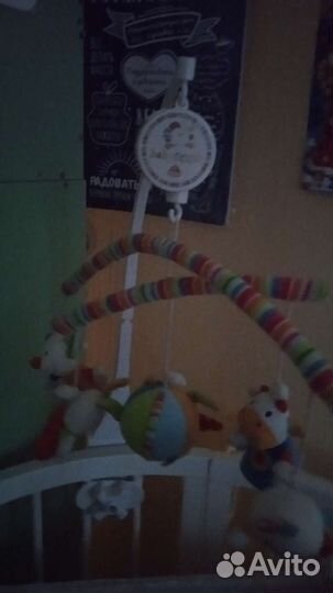 Музыкальный мобиль на кроватку