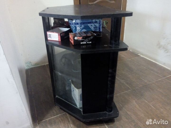 Тумба под телевизор угловая