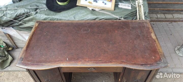 Письменный стол. Старинный